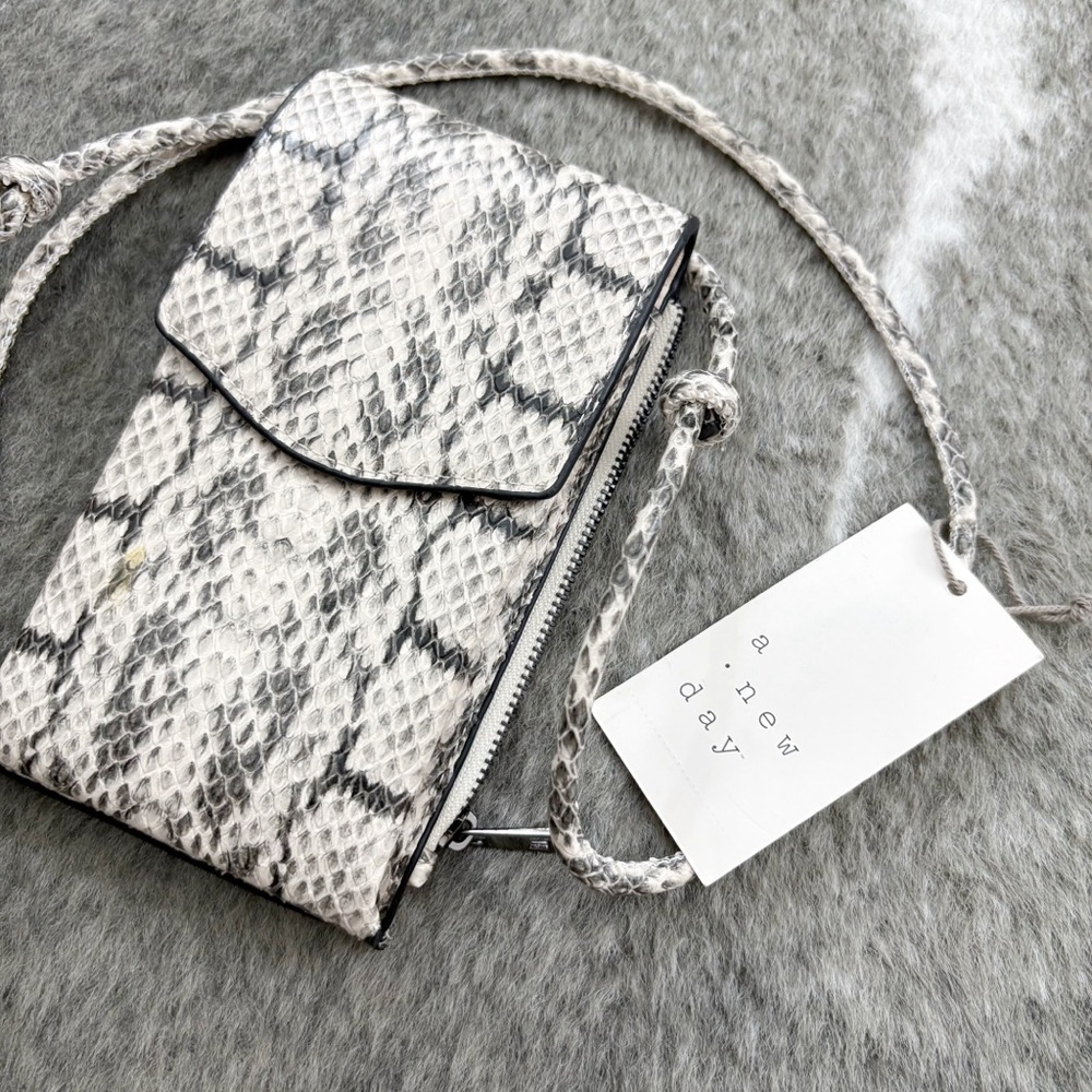 NWT A New Day Faux Snake Phone Crossbody Bag - Picture 3 of 11